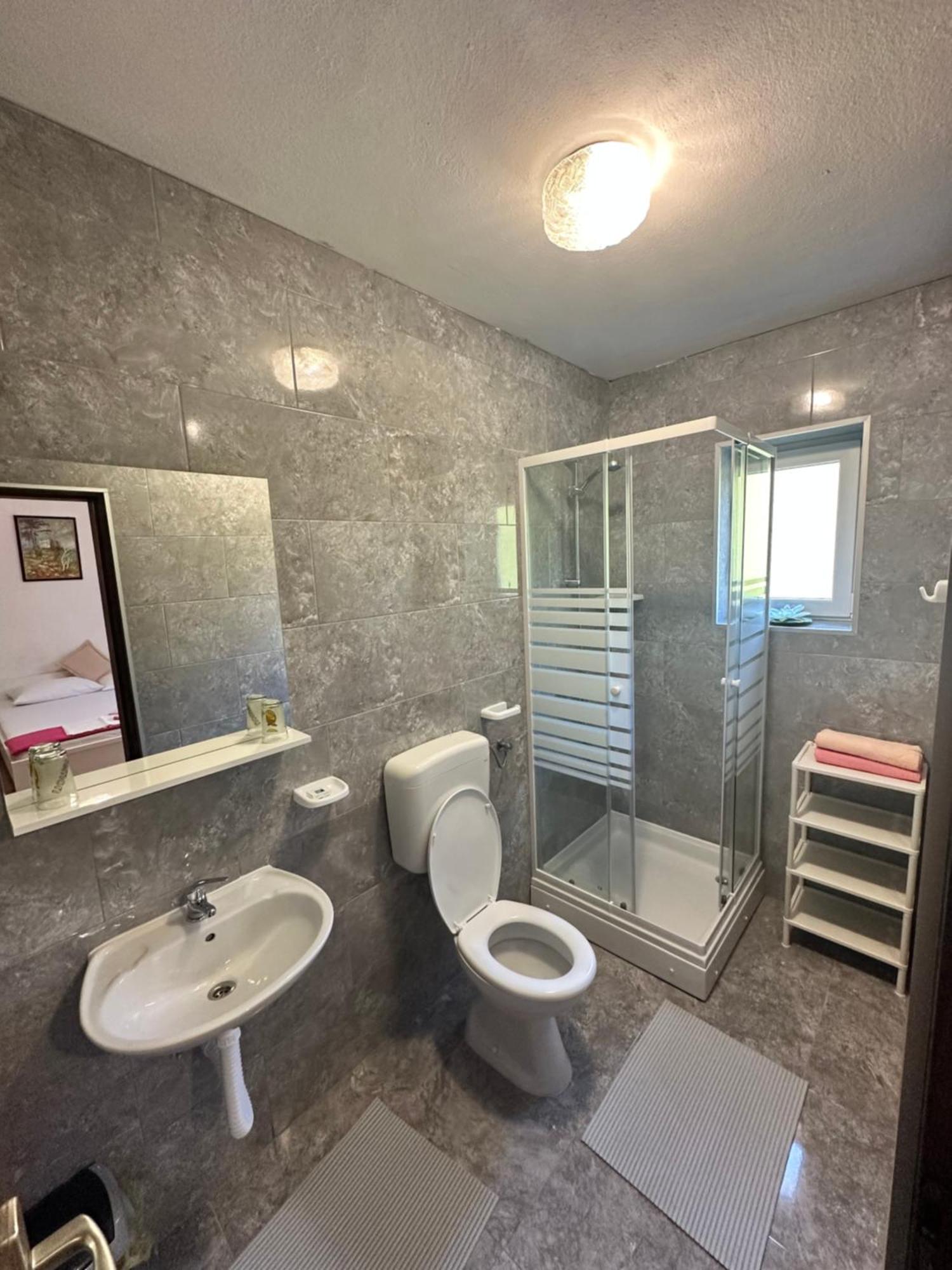 Rooms Anita Sibinj Sibinj Krmpotski Ngoại thất bức ảnh
