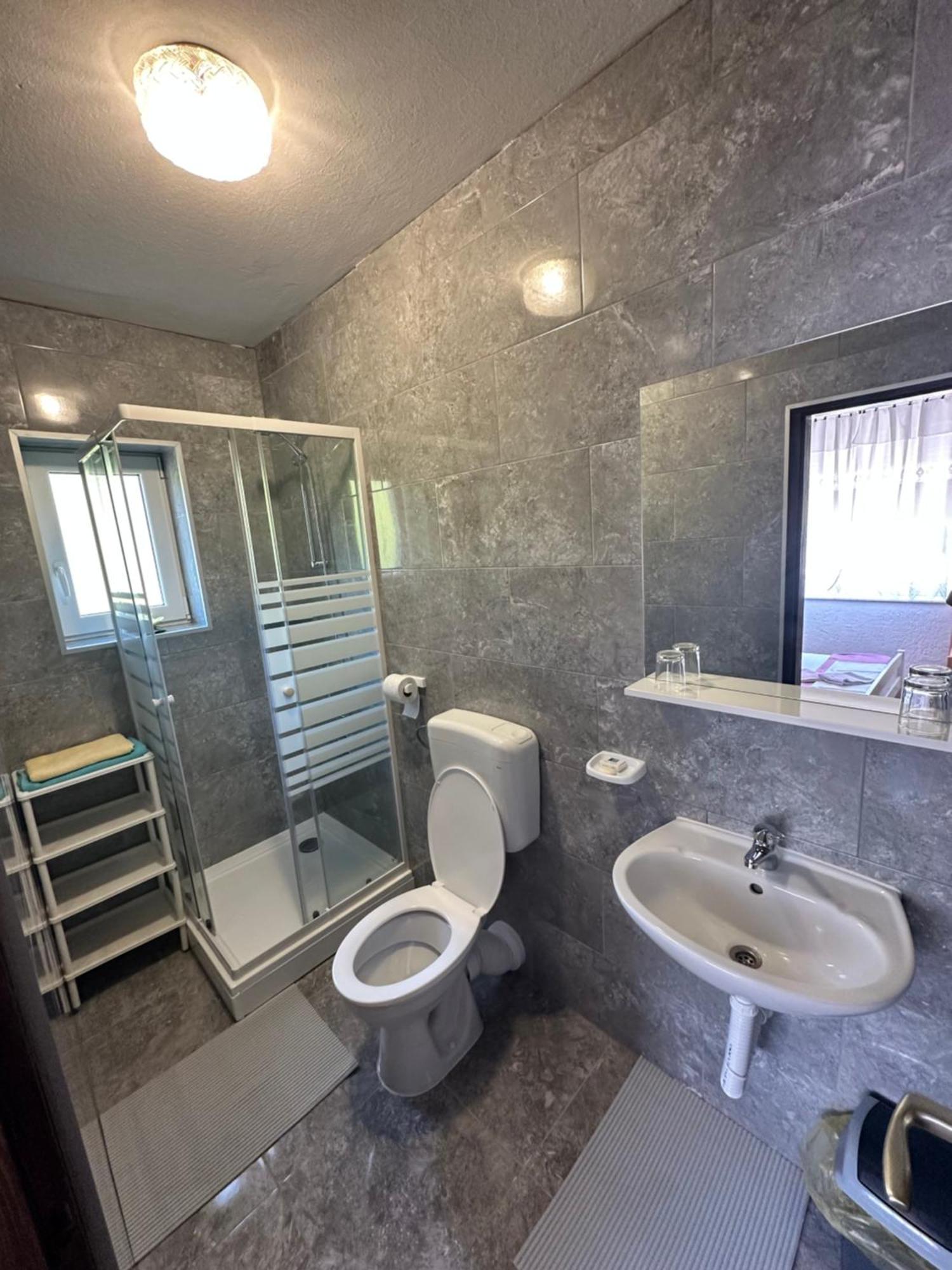 Rooms Anita Sibinj Sibinj Krmpotski Ngoại thất bức ảnh